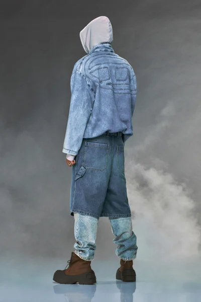 Look 19